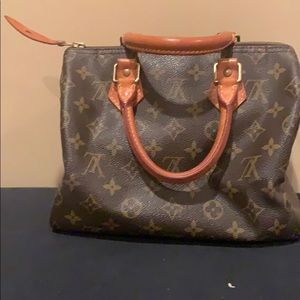 Authentic  Louis Vuitton Speedy 25